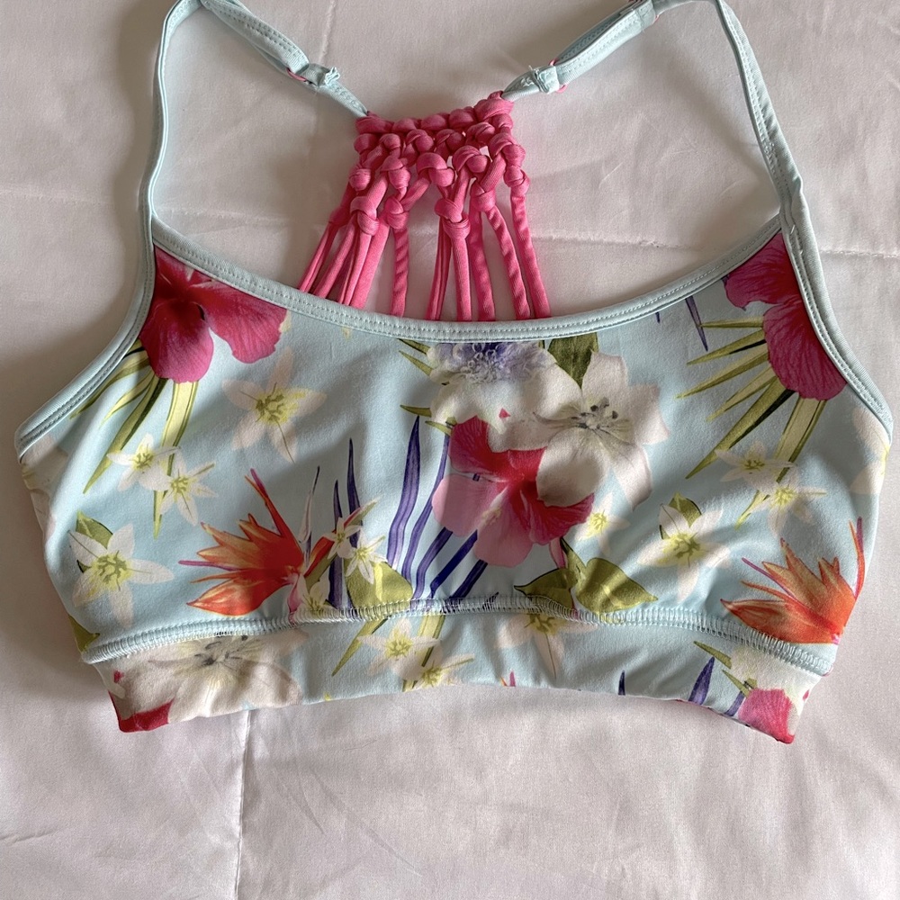 SO brand girls’ size M cropped dance/exercise top, floral print 🌻
